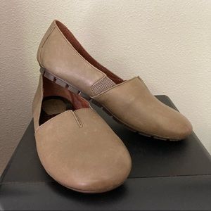 Leather Flats - Born - size 8 - sage green